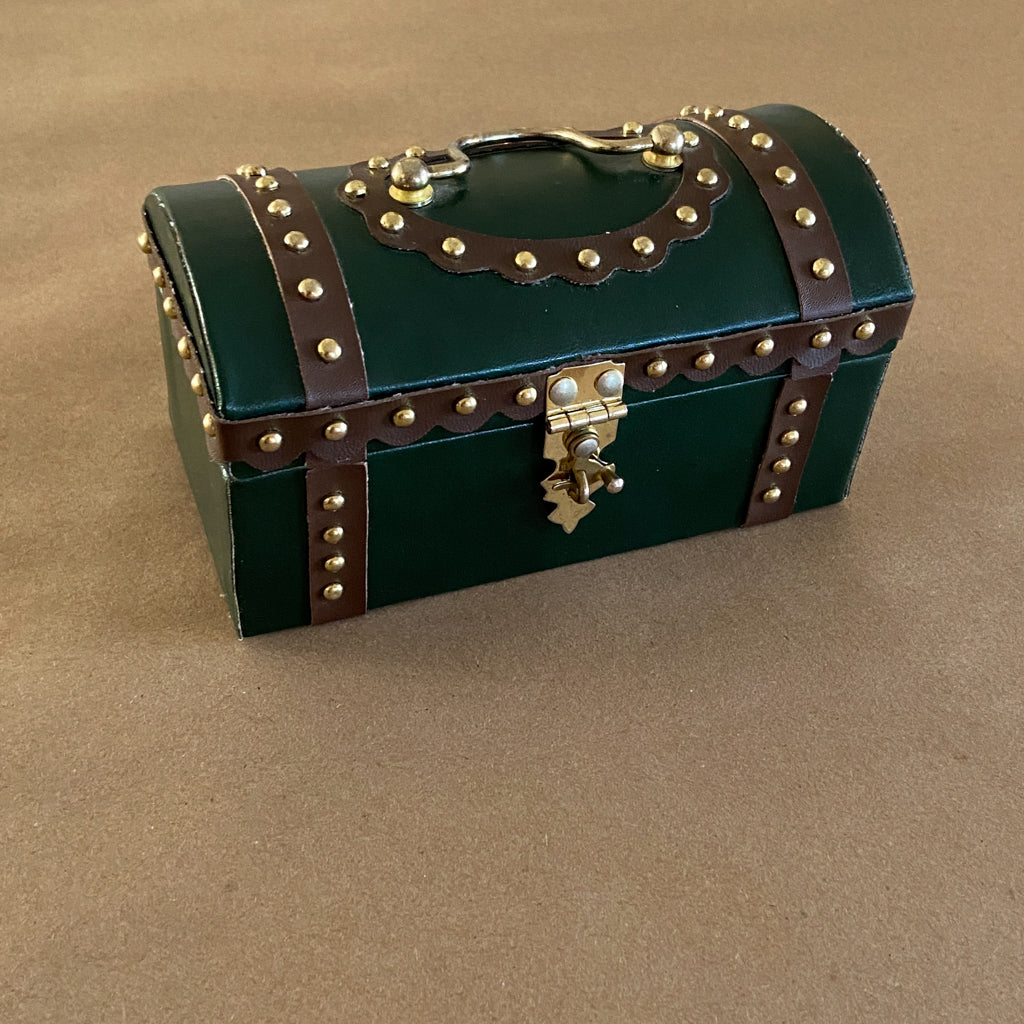 American Girl Felicity Winter Trunk